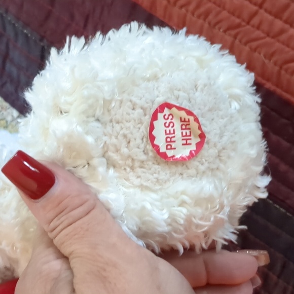 HALLMARK* talking animated bear says hug me, squeeze me, love me while he hugs - Picture 11 of 12